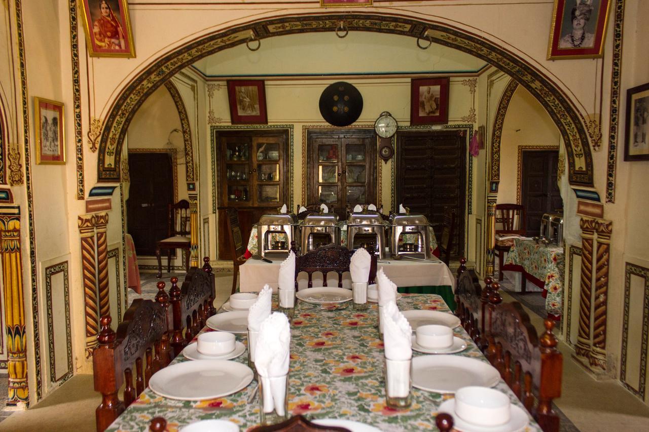 Hotel Narayan Niwas Castle à Ramgarh Shekhawati Extérieur photo