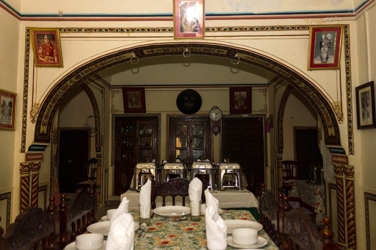 Hotel Narayan Niwas Castle à Ramgarh Shekhawati Extérieur photo