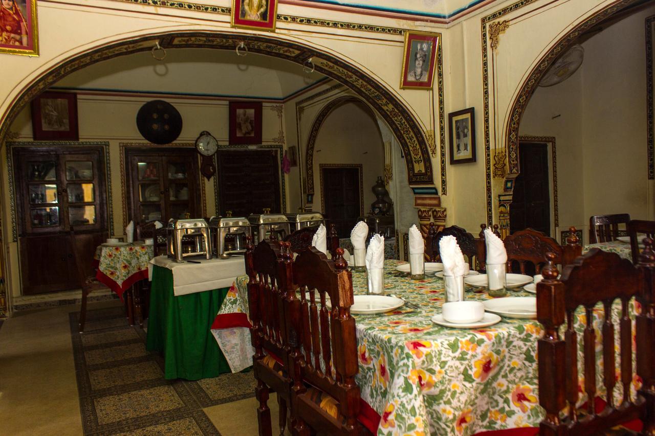 Hotel Narayan Niwas Castle à Ramgarh Shekhawati Extérieur photo